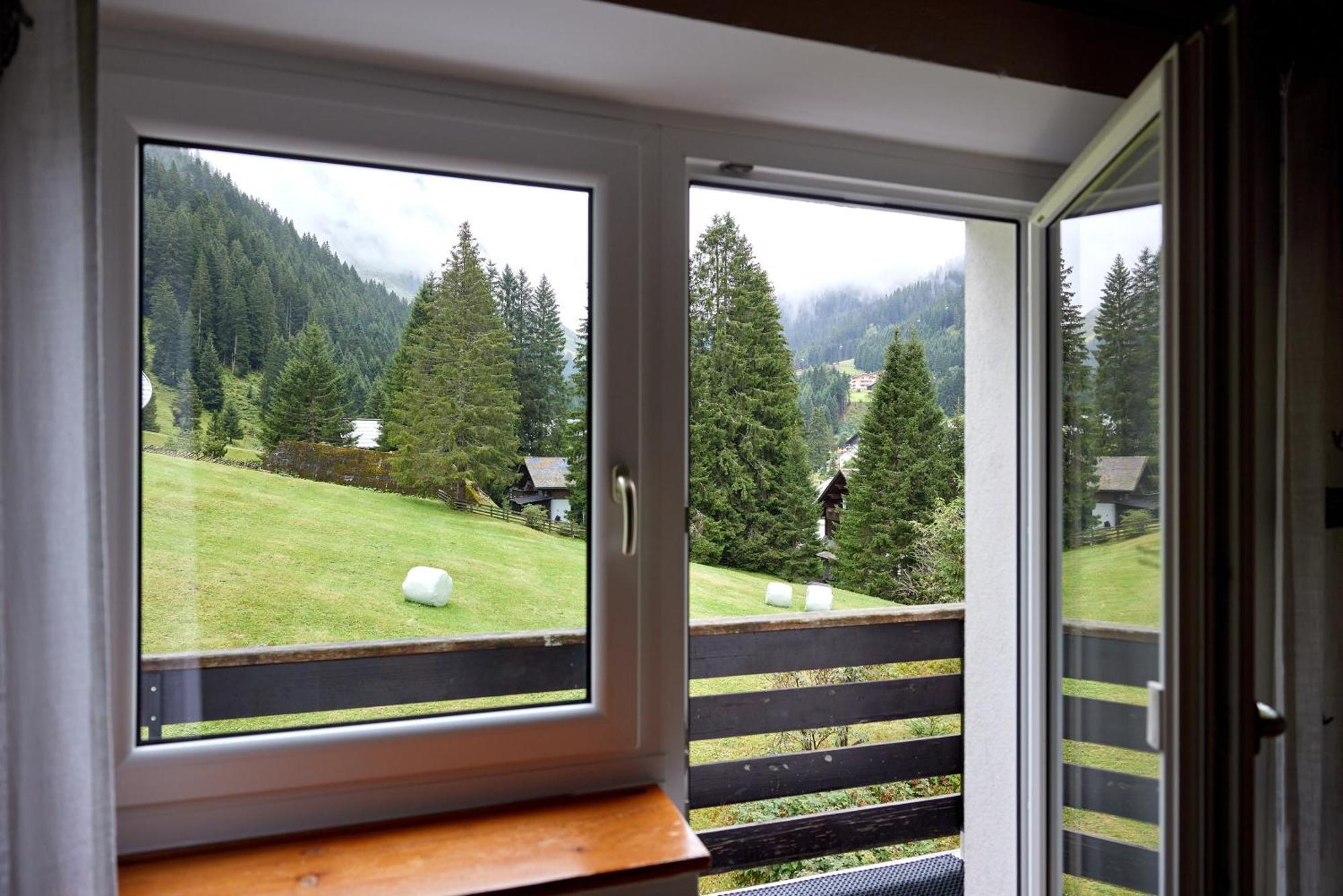 ガルゲレンAlpenhaus Montafon By Pferd Auf Wolkeアパートメント エクステリア 写真